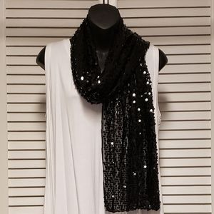 NWT BLK SEQUINED SCARF